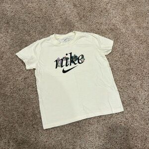 Girls size medium Nike T-shirt